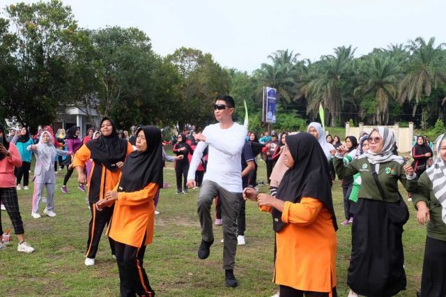 Pj Bupati Bachyuni Ikuti Senam Sehat Bersama di Kantor Camat Bahar