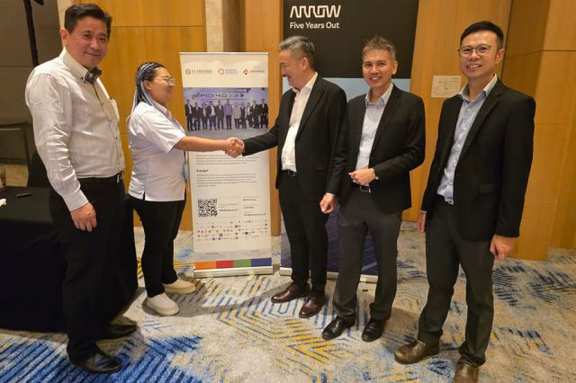 Evlin CEO Indogo - anggota Starfindo Menghadiri dan Mendukung Acara AIoT dan EVTech oleh Arrow.id