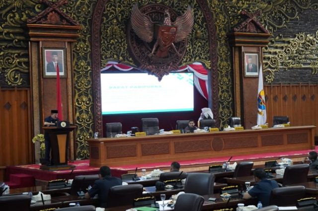 Gubernur Jambi Al Haris Beri Penjelasan Atas Capaian Pembangunan Pemprov kepada Dewan