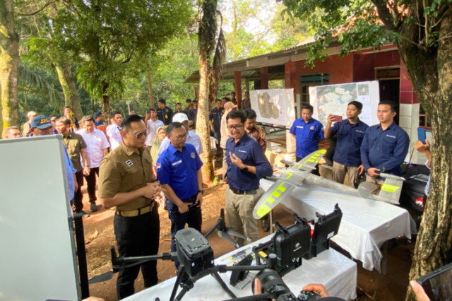 Terra Drone Indonesia Pamerkan Teknologi Drone kepada Menteri ATR/BPN dalam Program Gerakan Pemasangan Tanda Batas (GEMAPATAS) di Depok