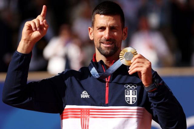 Novak Djokovic Raih Medali Emas Olimpiade, Cetak Golden Slam di Usia 37 Tahun