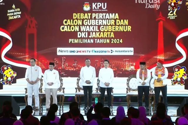 Perang Yel-Yel Meriahkan Debat Perdana Pilgub Jakarta 2024 di JIExpo Kemayoran