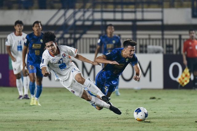 Disaksikan Shin Tae-yong, Gol Telat Tim Tamu Buat Persib Kalah dari Wakil Thailand