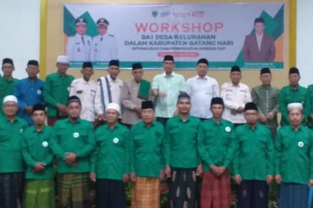 Bupati Fadhil Arief Buka  Workshop Dai Se-Kabupaten Batanghari