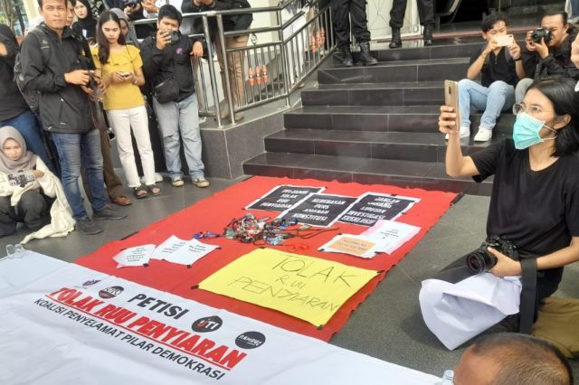 Jurnalis Jambi Gelar Aksi Demo, Tolak RUU Penyiaran ke Gedung DPRD Provinsi Jambi