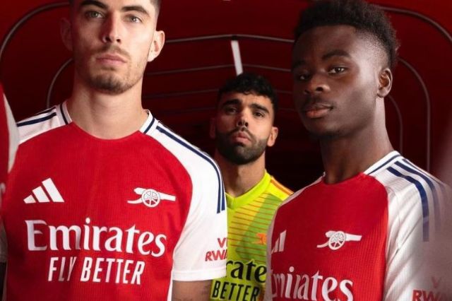 Kren! Jersey Baru Arsenal Musim 2024-25 Menampilkan Lambang Klasik, Logo Klub Diganti Dengan Lambang Meriam