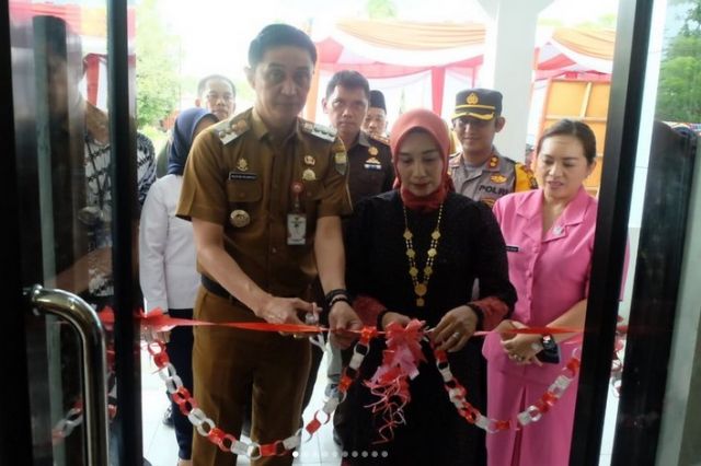 Pj Bupati Bachyuni Resmikan Soft Opening Galeri Dekranasda Kabupaten Muaro Jambi 