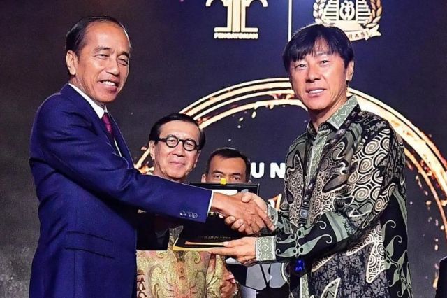 Shin Tae-yong Dapat Golden Visa dari Jokowi! Ini Dia Kelebihan dan Persyaratan dari Visa Eksklusif Ini