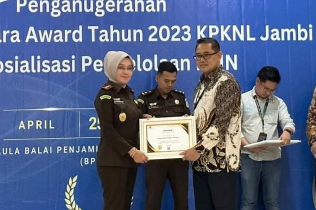 Kejari Bungo Raih Penghargaan dari KPKNL