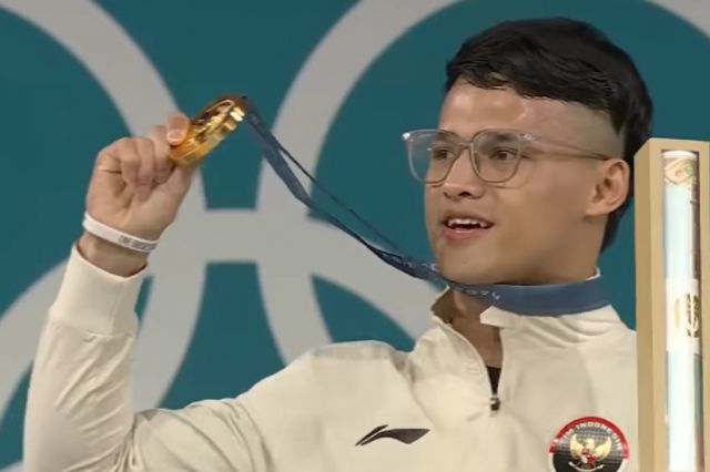 Rizki Juniansyah Raih Medali Emas di Olimpiade Paris 2024, Akhiri Puasa Emas Angkat Besi Indonesia