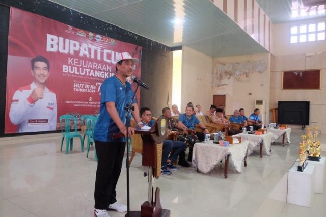 Pj Bupati Muaro Jambi Buka Kejuaraan Bulu Tangkis Beregu Antar Instansi Piala Bupati Cup 2024