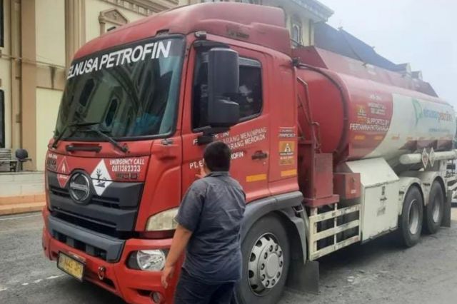 Geger! Mobil Tangki PT Pertamina Elnusa Petrofin Terlibat Jual BBM Subsidi Ilegal di Jambi