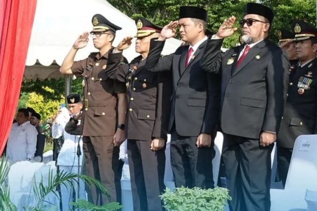 Upacara Hari Pahlawan 2024: Pjs. Gubernur Sudirman Ajak Pemuda Tingkatkan Nasionalisme