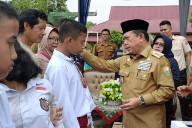 Gubernur Jambi Al Haris Bantu Biaya SPP Ribuan Siswa Tak Mampu di Sekolah Swasta Melalui Pogram Dumisake