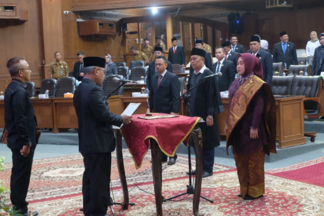 Sekda Muaro Jambi Hadiri Pelantikan Anggota DPRD Meilawati Periode 2024-2029