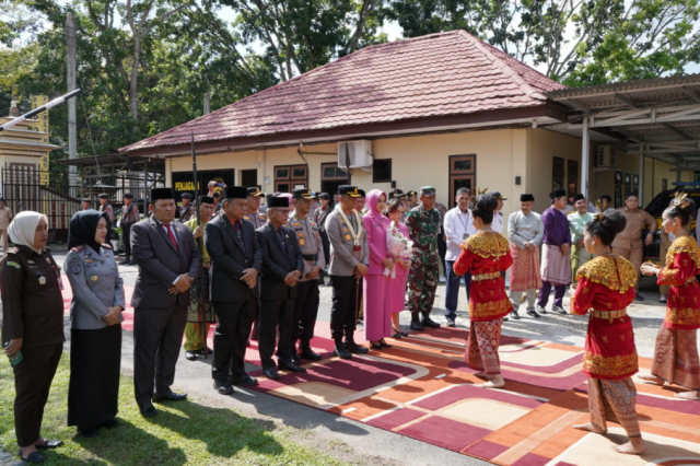 Apel Farewell dan Welcome Kapolres Muaro Jambi, AKBP Heri Supriawan Resmi Gantikan AKBP Wahyu Bram