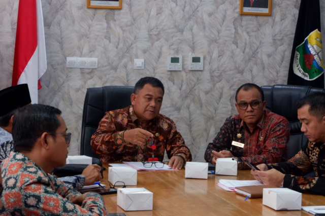 Sekda Muaro Jambi Pimpin Rapat Percepatan Penghapusan Kemiskinan Ekstrem Lewat Program Inovasi Ekstrem