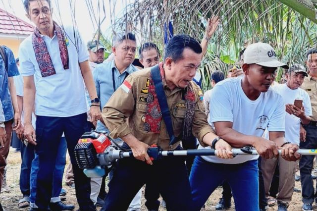 25 Kelompok Jasa Terima Bantuan Dumisake Perkebunan Tahun 2023