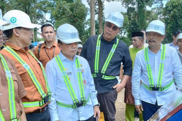 Gubernur Al Haris Lakukan Peletakan Emas Prosesi Tegak Tiang Tuo, Mega Proyek Revitalisasi KCBN Muarajambi