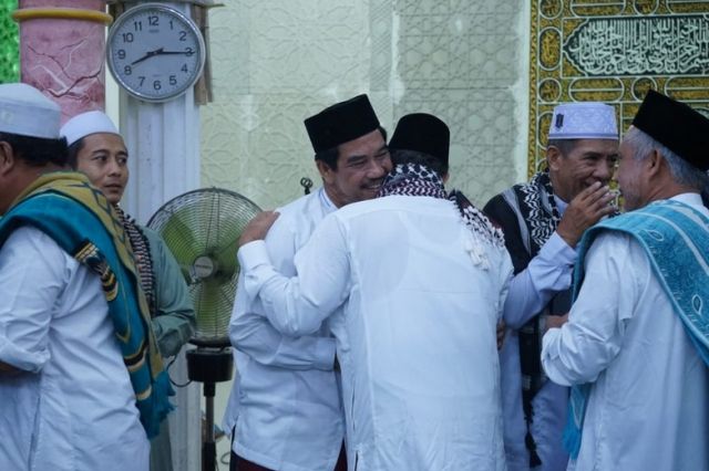 Pj Bupati Muaro Jambi Sholat Idul Adha 1445 H di Masjid Raudhatussolihin Sengeti