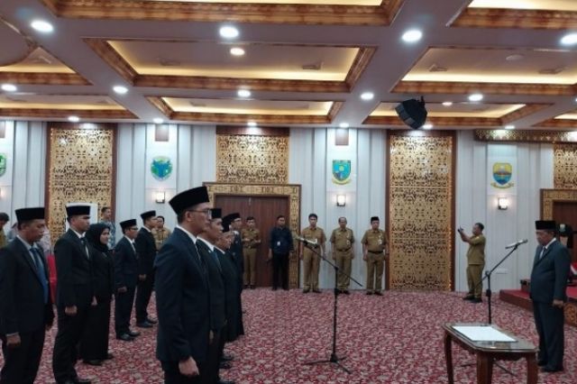 Wakil Gubernur Jambi, Abdullah Sani Lantik 14 Pejabat Eselon III dan IV Pemprov Jambi, Ini Nama-namanya