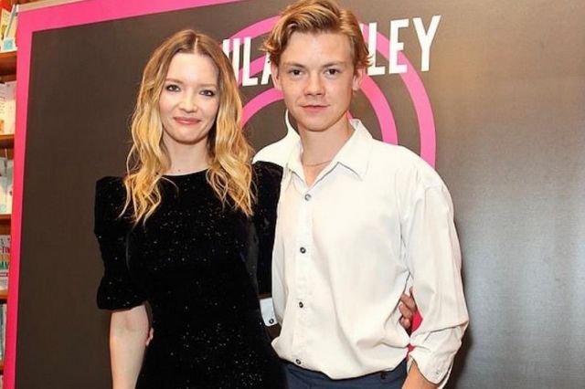 Aktor Talulah Riley dan Thomas Brodie-Sangster Resmi Menikah