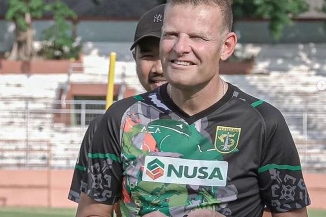 Josep Gombau, Mantan Pelatih Persebaya Kini Sukses Bawa Aston Villa Tumbangkan Arsenal dan Liverpool