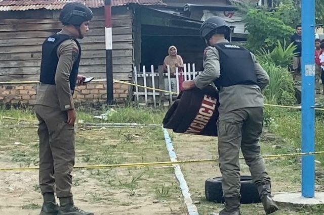 Gawat! Anak-anak di Kota Jambi Temukan Granat Saat Berenang di  Sungai Batanghari