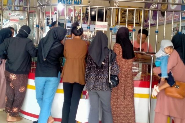 Ada apa? Jelang Tahun Ajaran Baru di Bungo Banyak yang Jual Emas