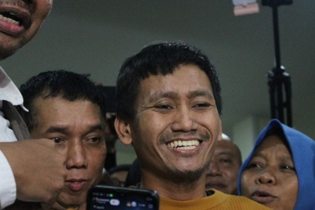 Tersenyum Lebar Pegi Setiawan Resmi Bebas dari Tahanan Polda Jabar