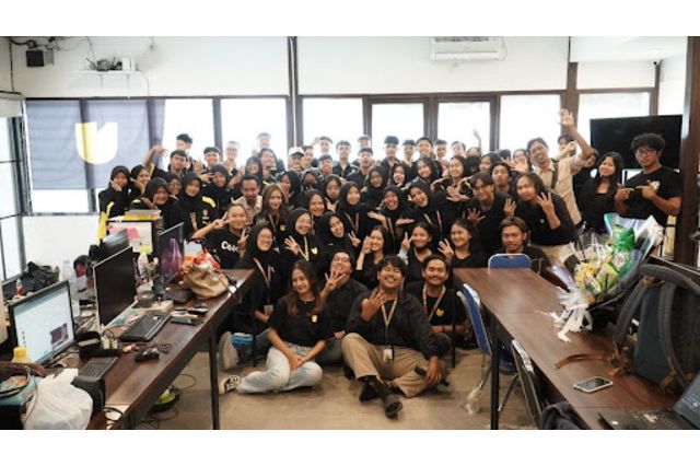 Dari Teori ke Praktik: Siswa SMK N 4 Malang Belajar Digital Marketing di Uraga Digital Agency