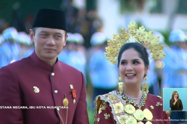 Momen AHY dan Annisa Pohan Menangkan Busana Adat Terbaik, Langsung Dapat Sepeda dari Presiden