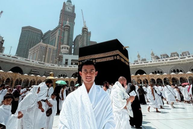 Pamer Foto di Depan Ka'bah: Pratama Arhan Singgung Surat Maryam, Ini Pesan Religius di Balik Unggahan