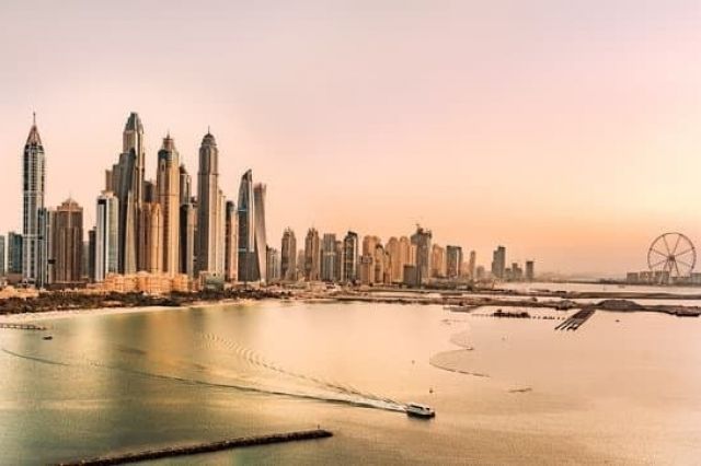 Membawa Dubai ke Pantai Indonesia