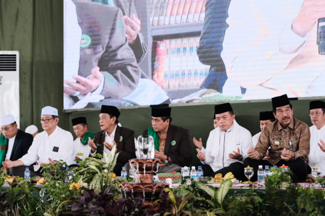 Pj Bupati Muaro Jambi Hadiri Peringatan Maulid Nabi Muhammad SAW di Ponpes Kumpeh