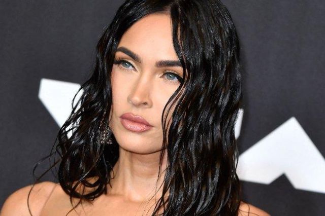 Cara Unik Megan Fox Pamer Kehamilan Anak Pertamanya dengan Machine Gun Kelly