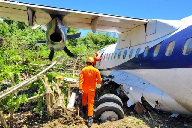 Detik-detik Pesawat Trigana Air Tergelincir di Bandara Papua, Seluruh Penumpang Berhasil Dievakuasi