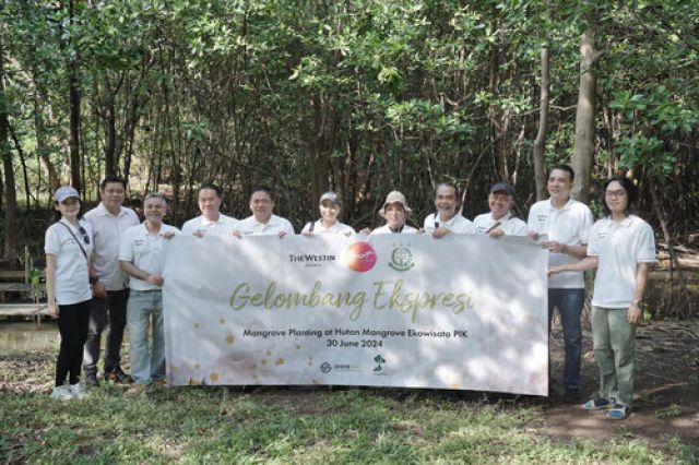 The Westin Jakarta dan Siji Art Management Gelar Aksi Penanaman Mangrove dari Lelang Lukisan