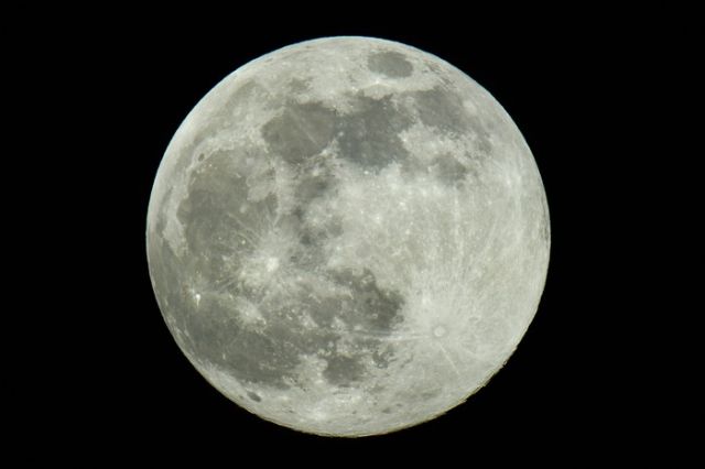 Fenomena Supermoon Blue Moon Akan Hiasi Langit Malam 19 Agustus, Panjatkan Doa Ini Saat Melihat Purnama