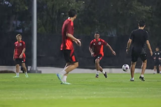 Hujan-hujanan, Timnas Jepang Mulai Latihan Perdana di Jakarta